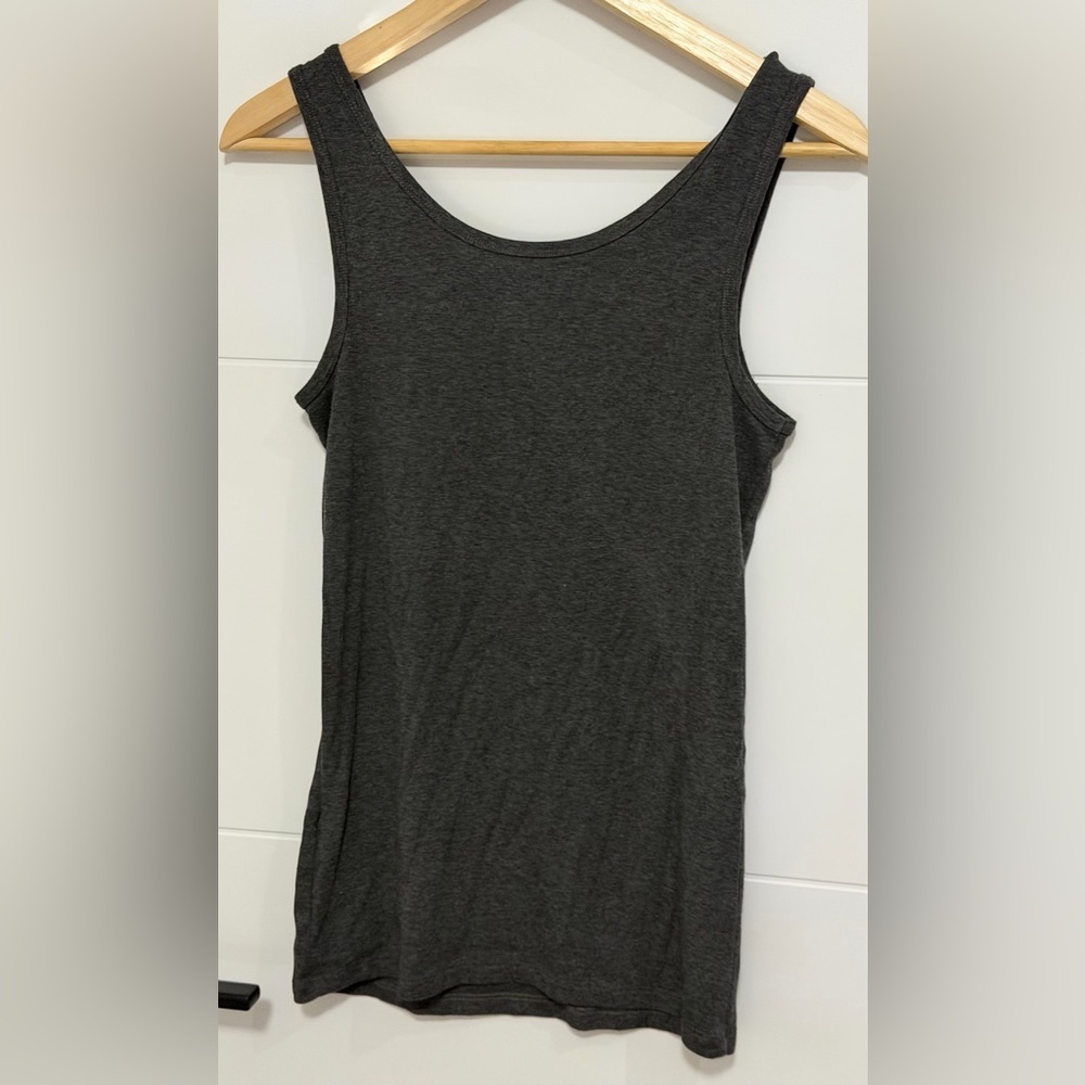 ⭐️Like New⭐️ Amazon Essentials: 39% Modal! Women's Sleeveless Top- Size Medium - Picture 2 of 6